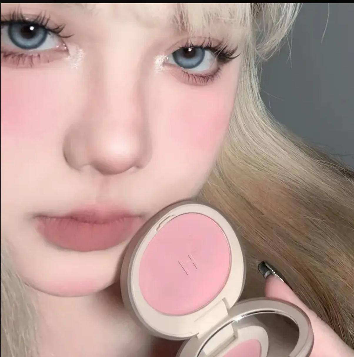 Cream blush